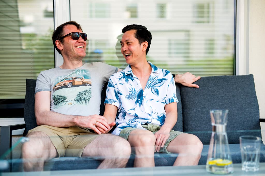 Per Inge Bjerknes og ektemannen Louis Tran Bjerknes. Foto: Lars Opstad